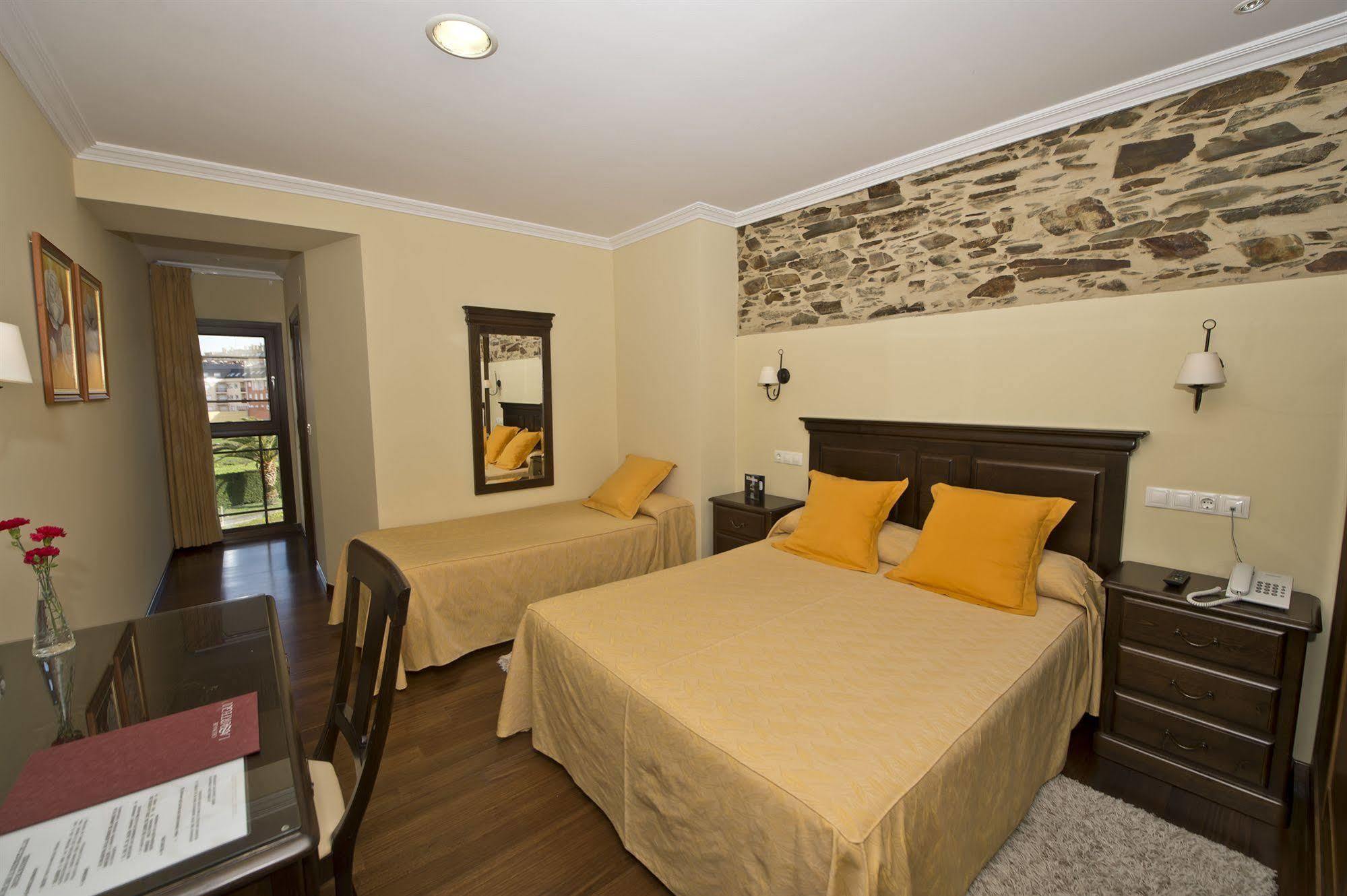 Hotel La Casona De Lazurtegui Ribadeo Zewnętrze zdjęcie